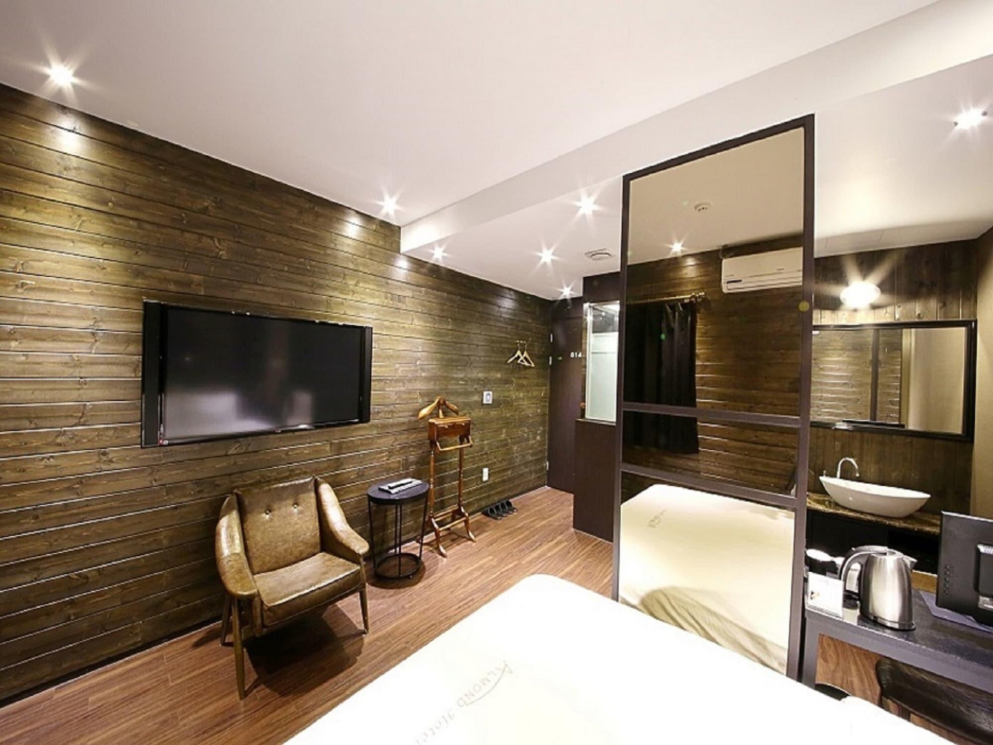 Almond Hotel Busan Station Exterior foto