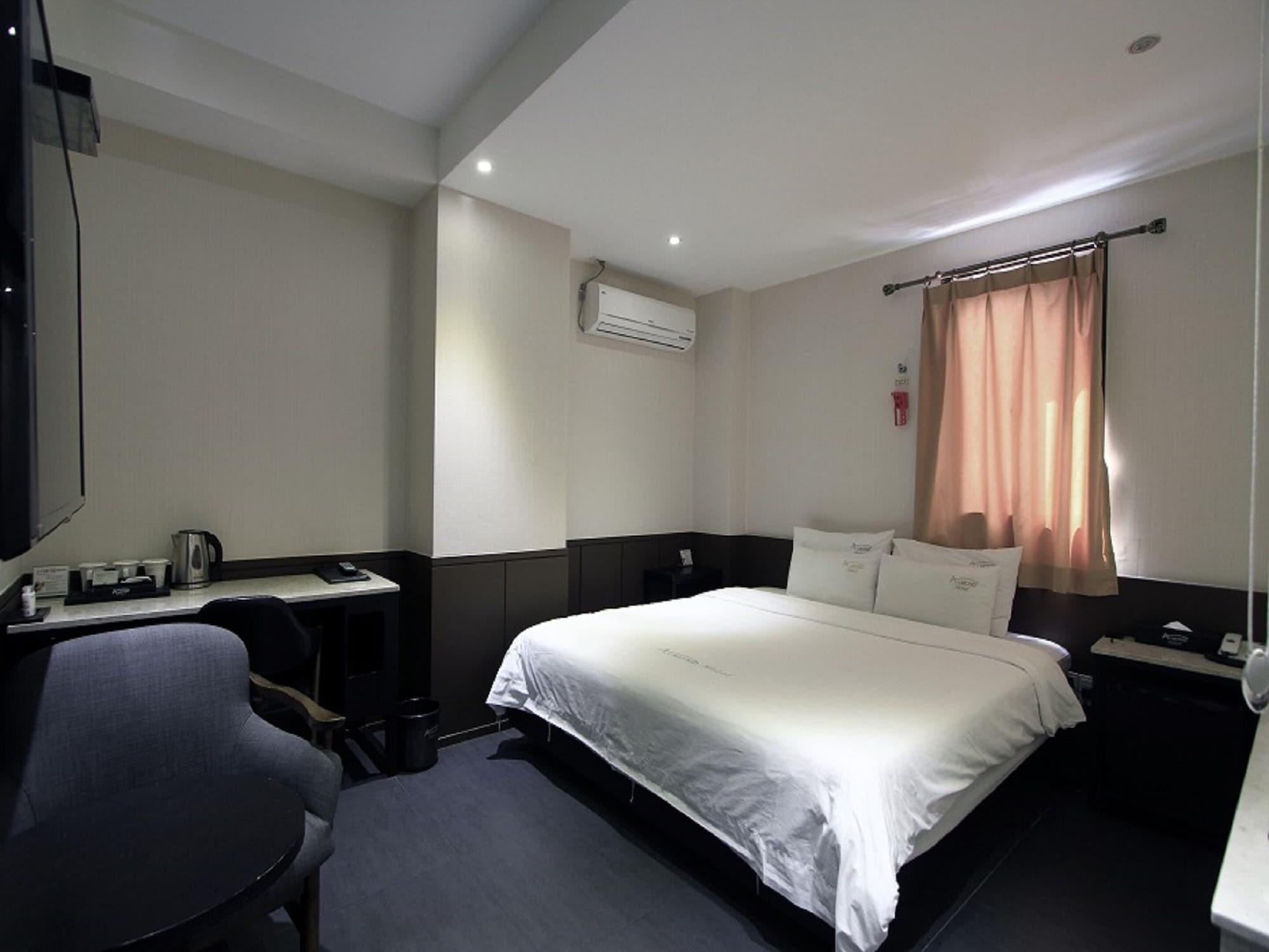 Almond Hotel Busan Station Exterior foto