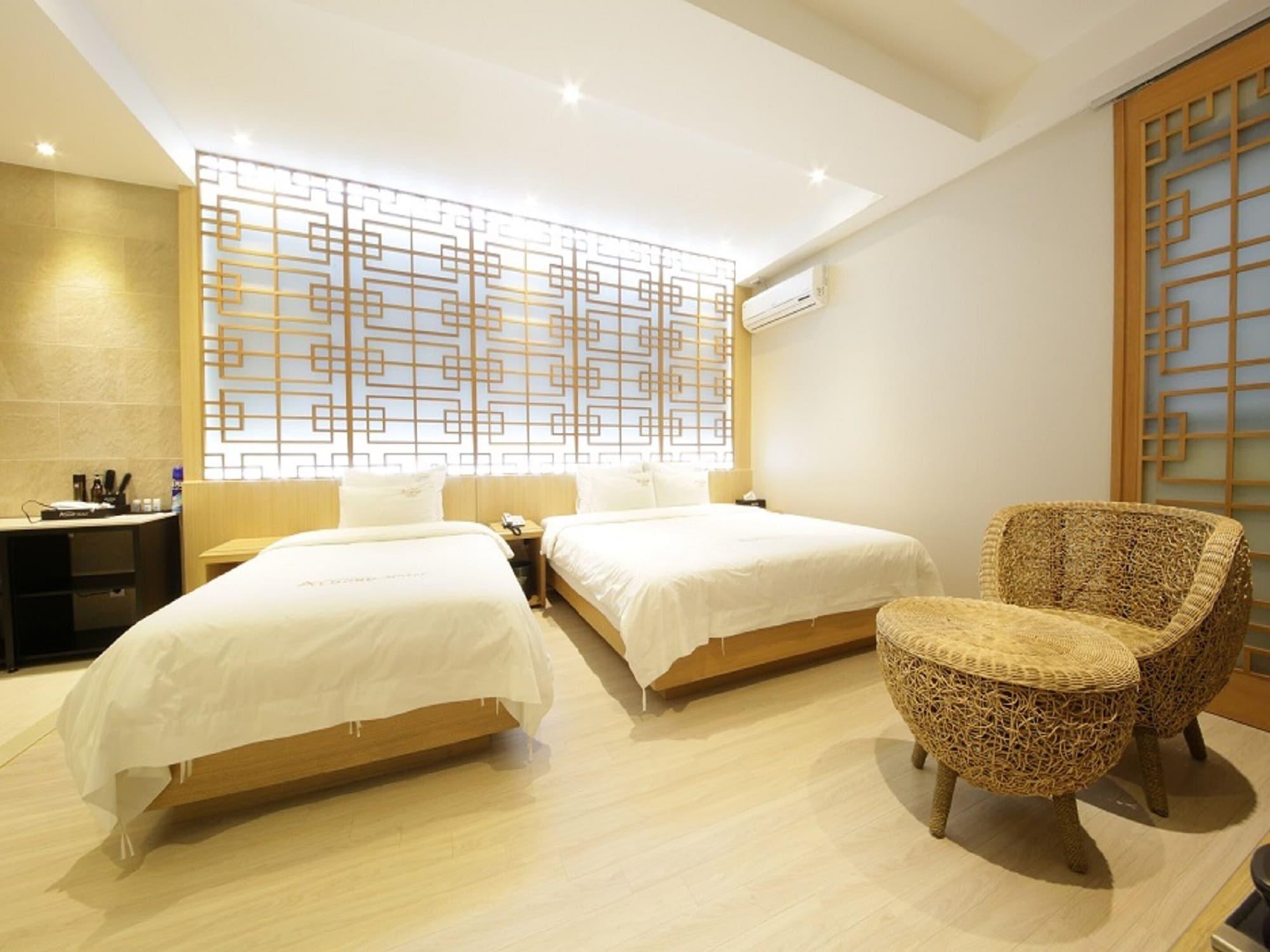 Almond Hotel Busan Station Exterior foto