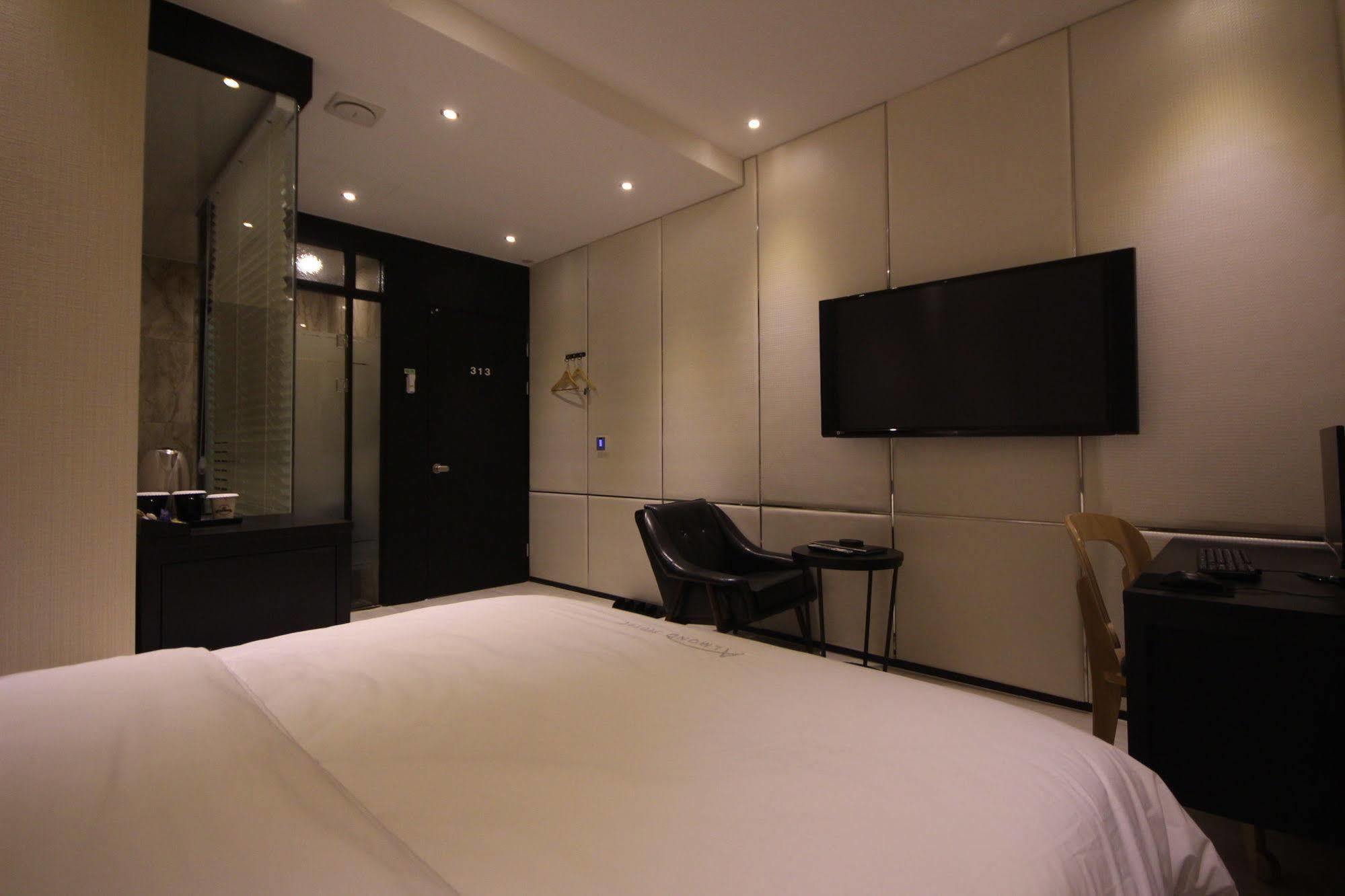 Almond Hotel Busan Station Exterior foto