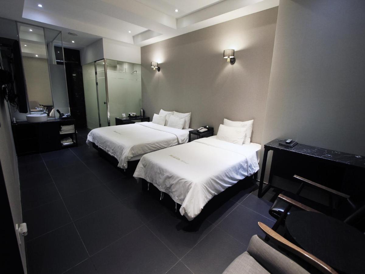 Almond Hotel Busan Station Exterior foto